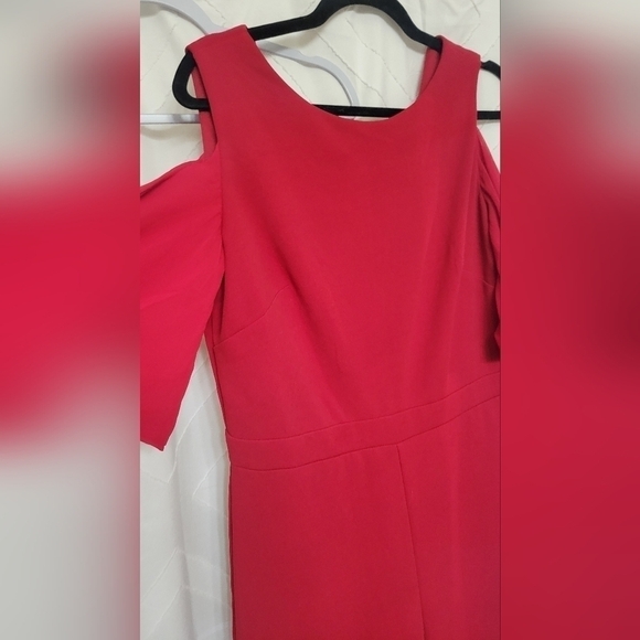 TAYLOR  SHOLDER RED  JUMPSUIT size 10 - Picture 10 of 11